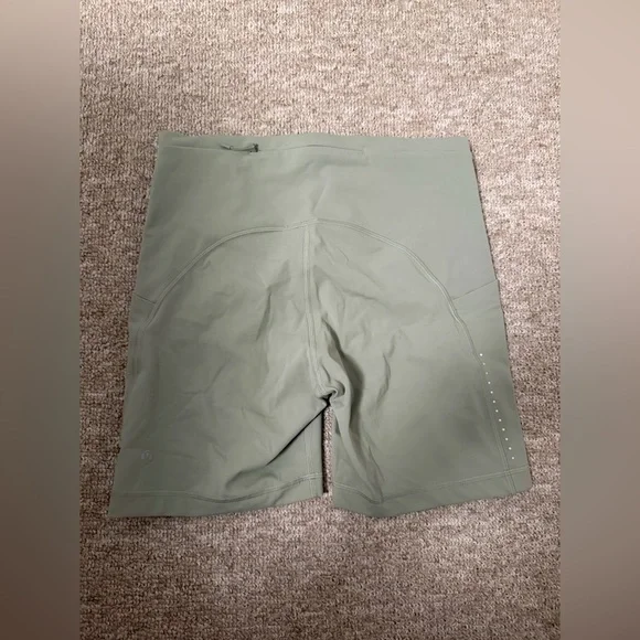 lululemon Swift Speed High-Rise Shorts 6” - Picture 3 of 4